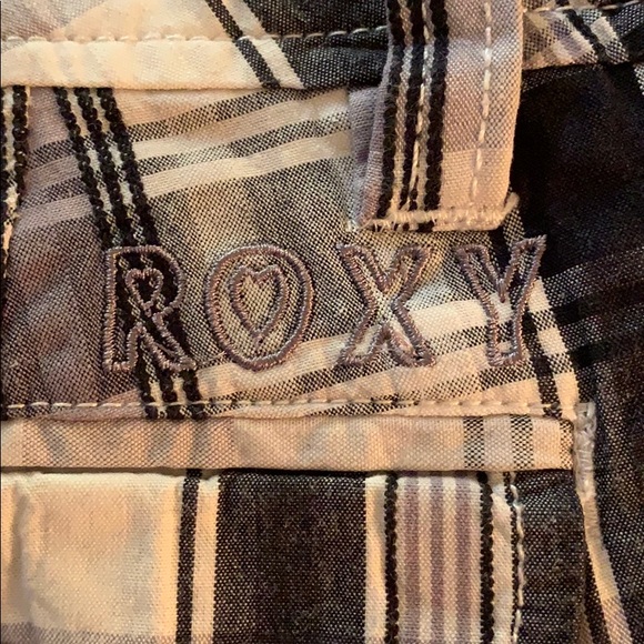 Roxy Plaid Shorts. Size 3 - Picture 8 of 8